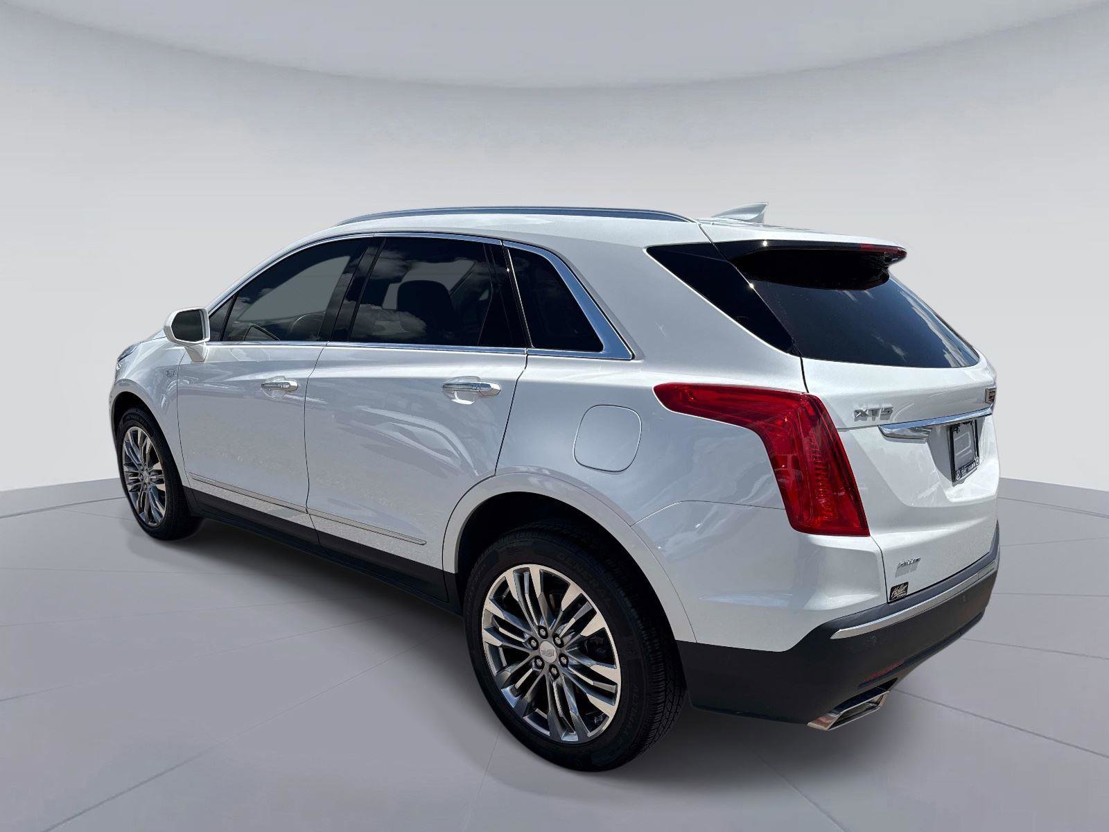 Used 2018 Cadillac XT5 Premium Luxury AWD/4WD image 5