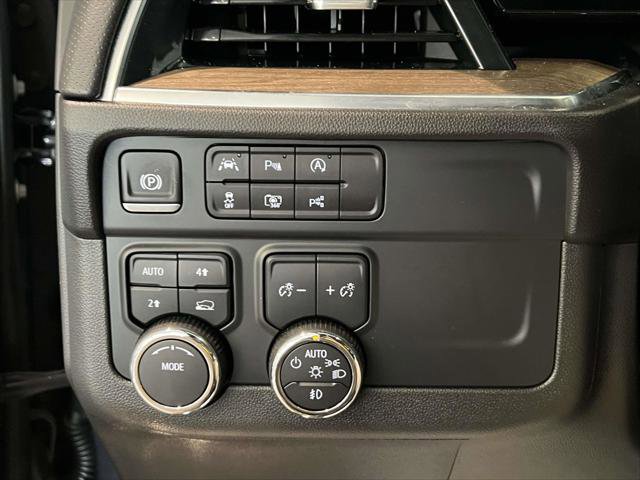 Used 2025 Chevrolet Suburban High Country AWD/4WD image 20
