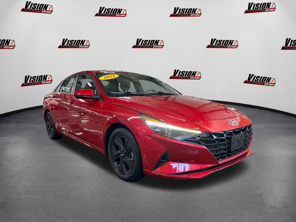 Used 2021 Hyundai Elantra SEL image 3