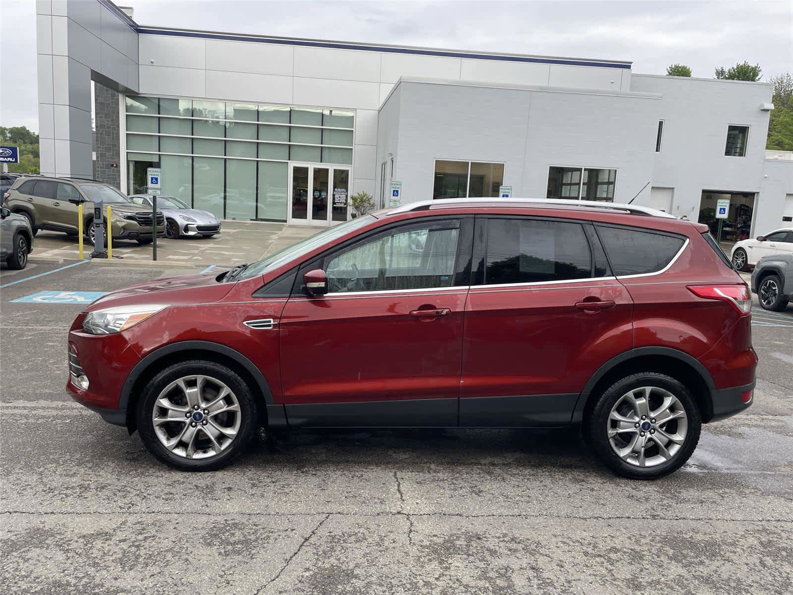 Used 2014 Ford Escape Titanium w/ Equipment Group 401A AWD/4WD image 2