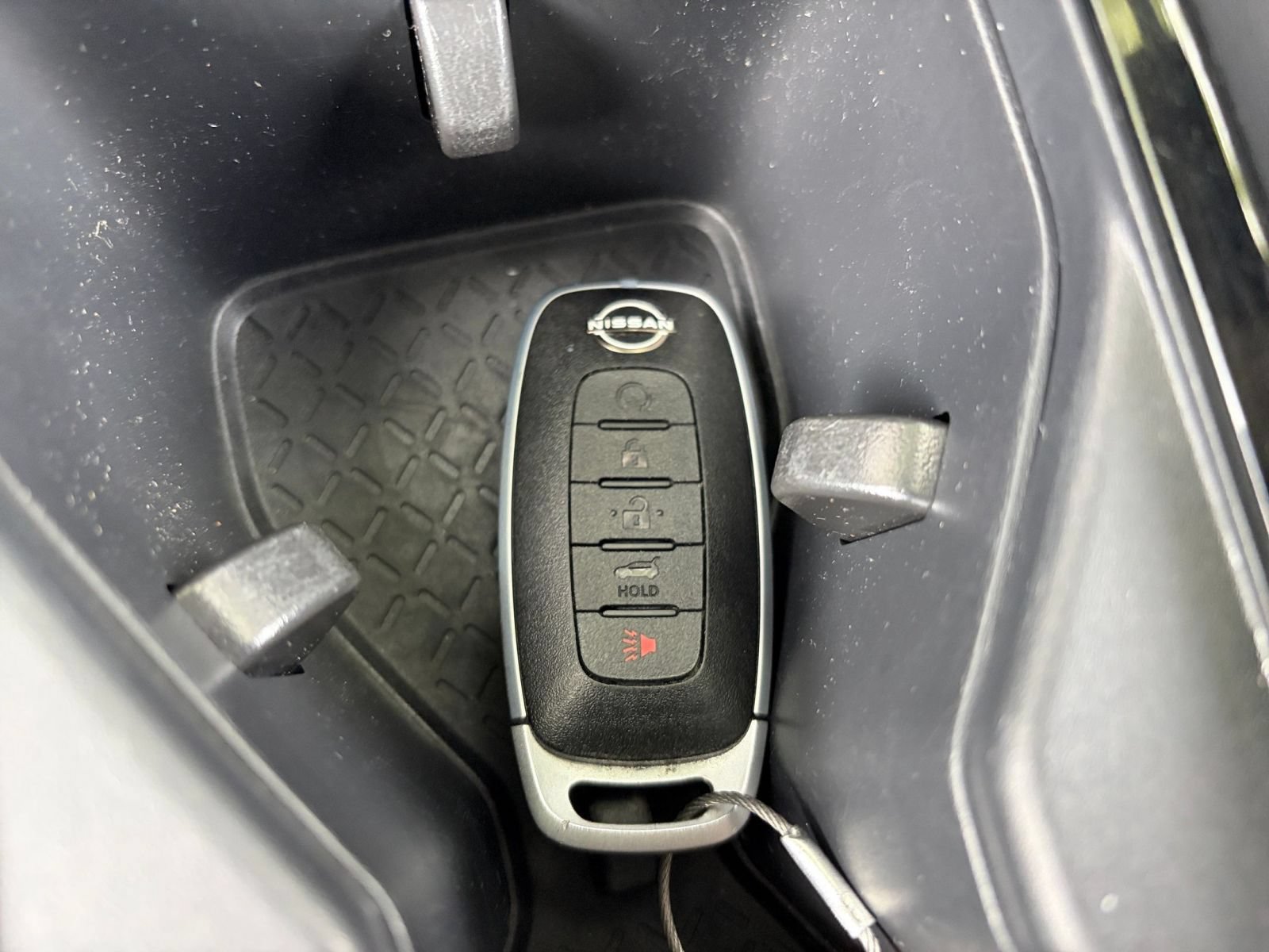 Used 2025 Nissan Pathfinder SV FWD image 21