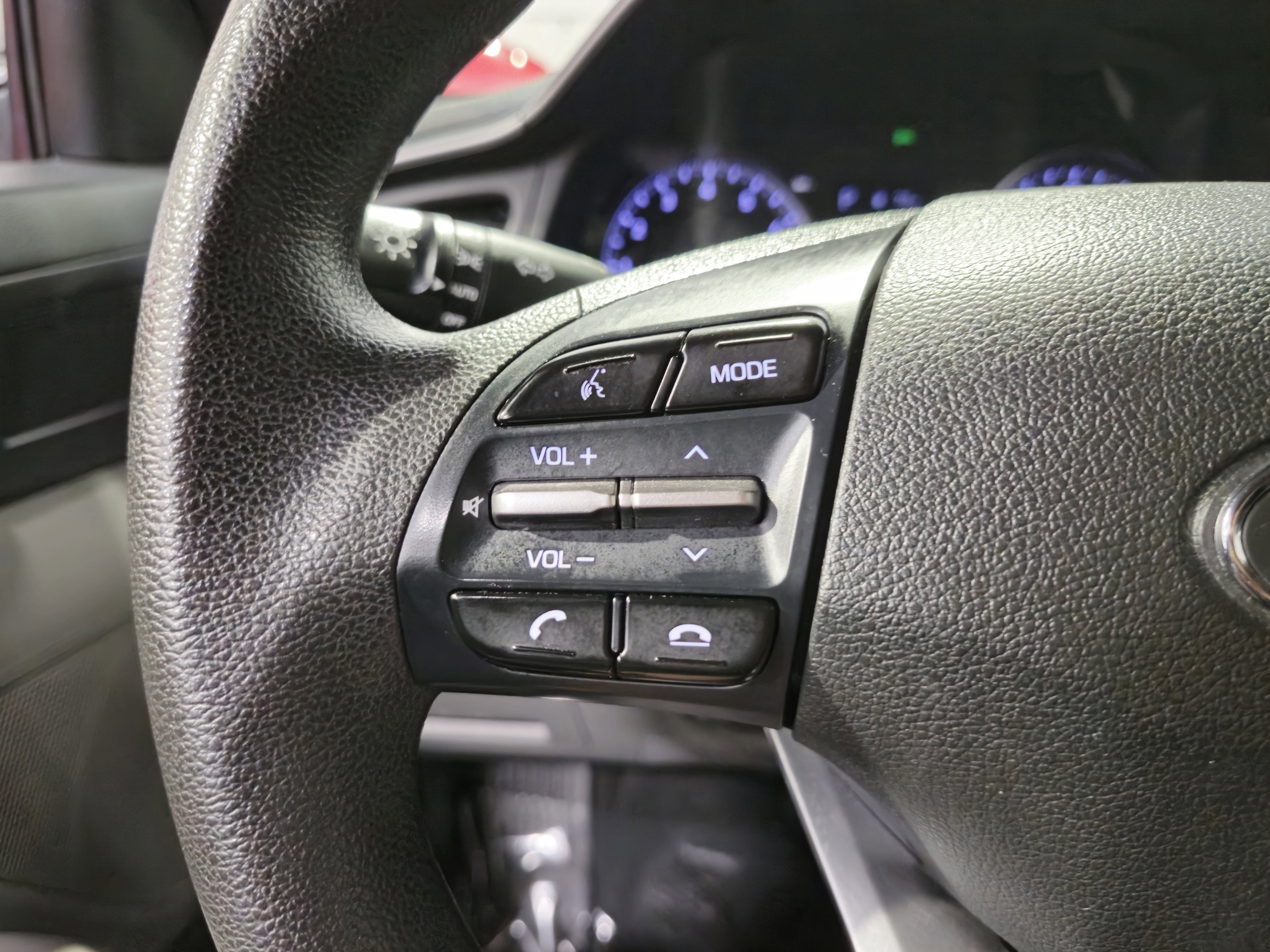 Used 2020 Hyundai Elantra SEL image 30