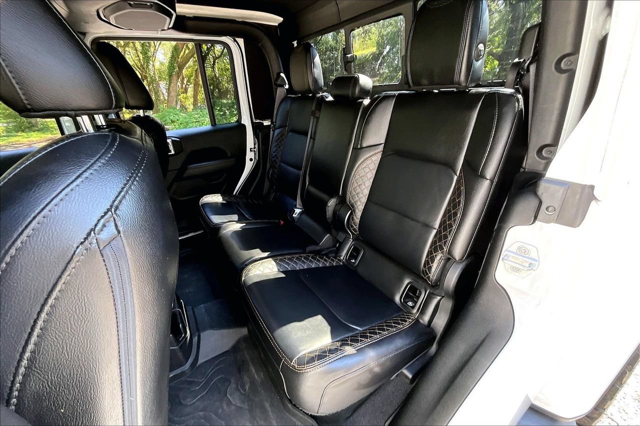 Used 2021 Jeep Gladiator Overland AWD/4WD image 19