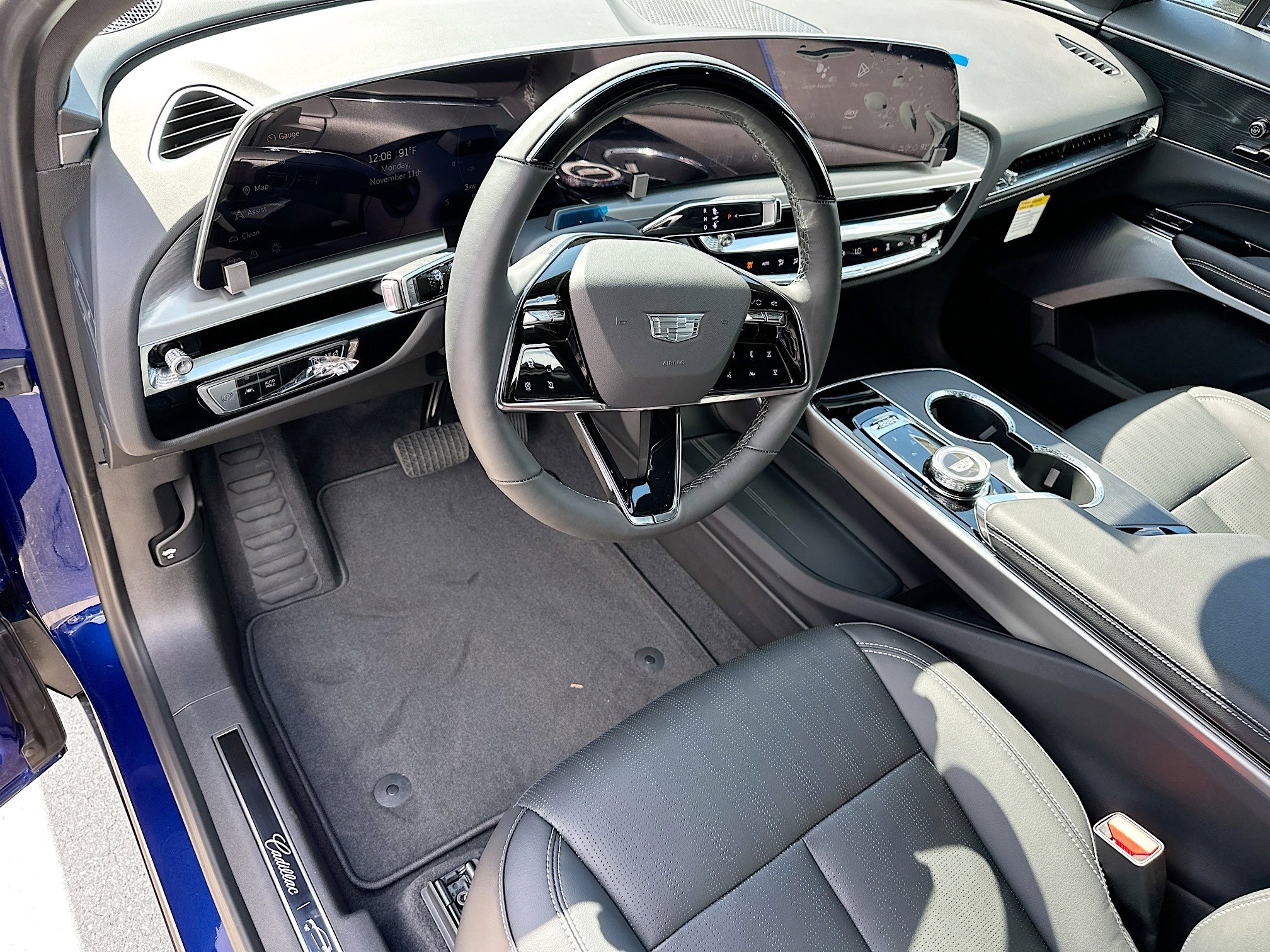 New 2025 Cadillac Lyriq Sport image 6