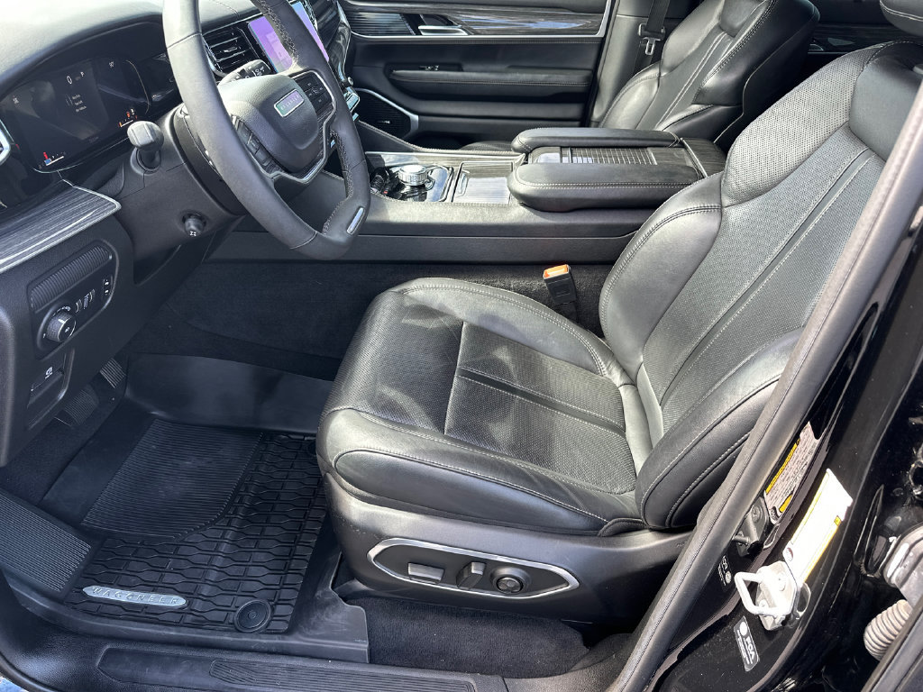 Used 2022 Jeep Wagoneer Series II w/ Convenience Group I RWD image 9