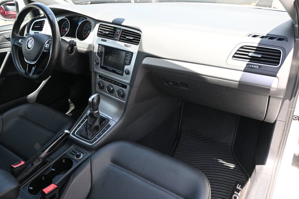 Used 2016 Volkswagen Golf S FWD image 12