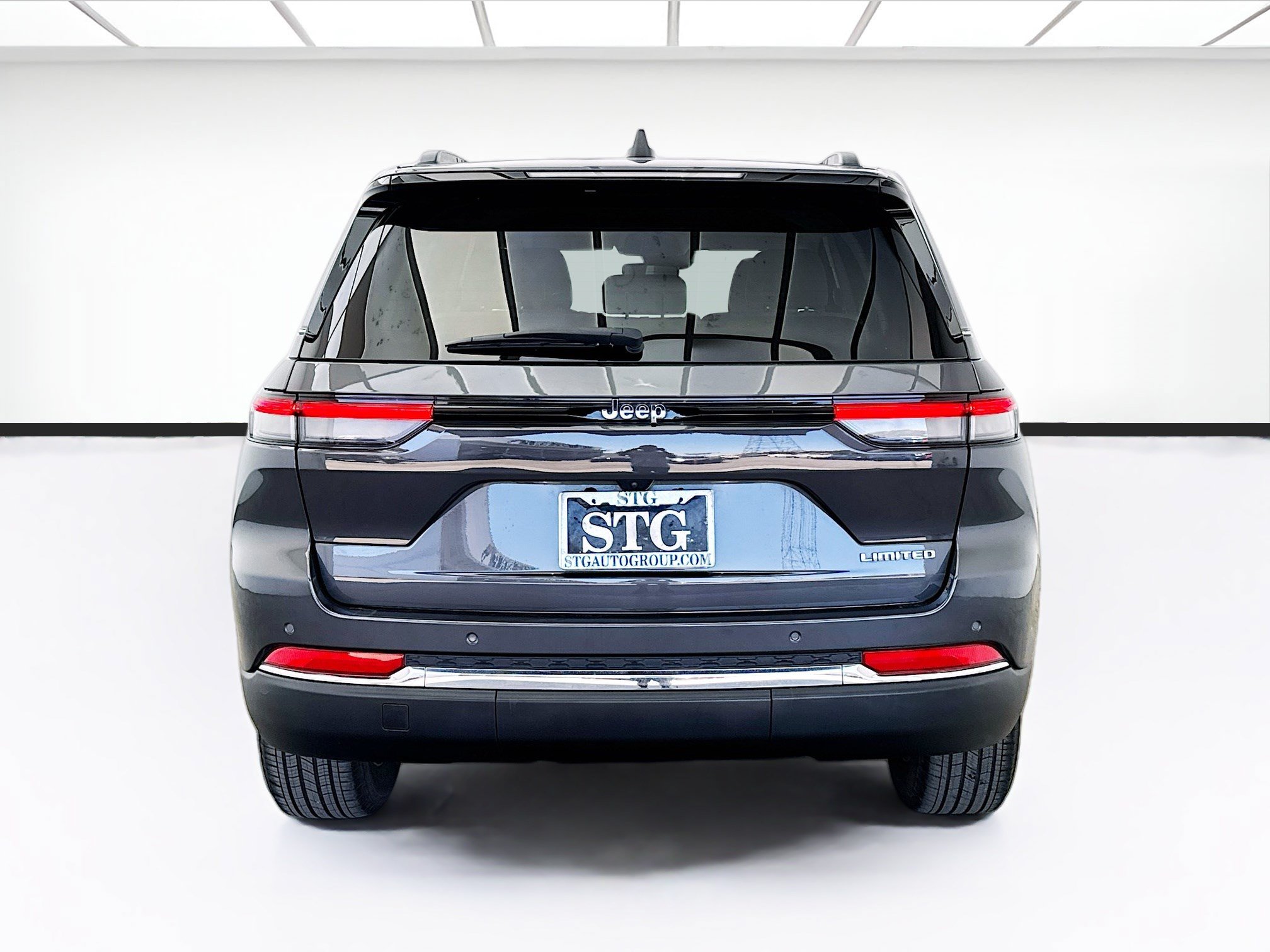 Used 2022 Jeep Grand Cherokee Limited RWD image 5