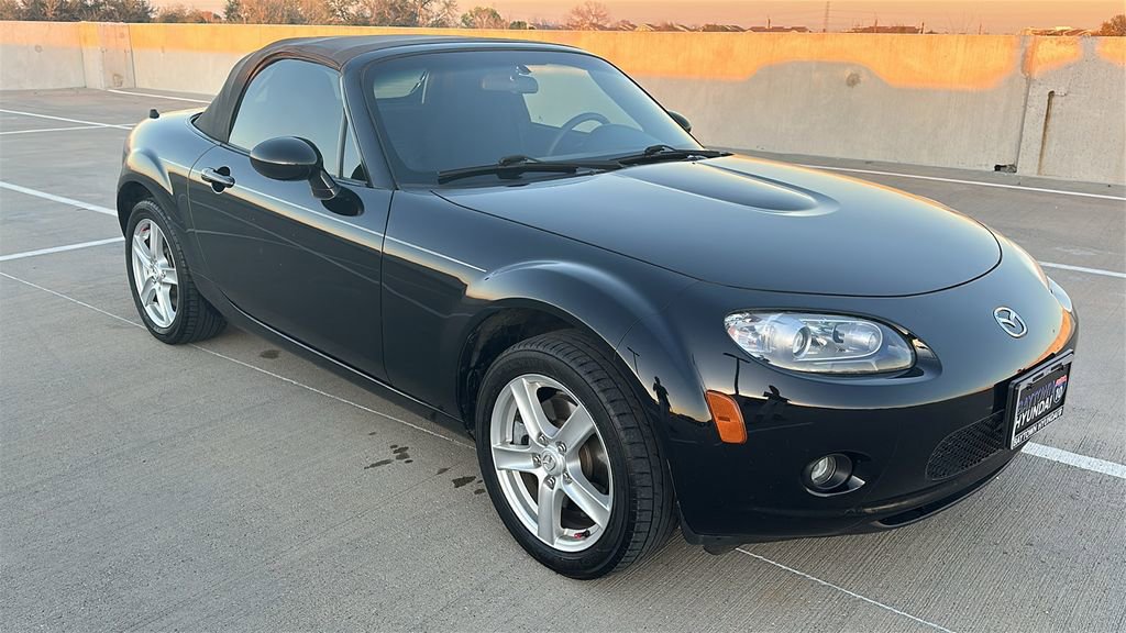 Used 2006 MAZDA MX-5 Miata Touring image 16