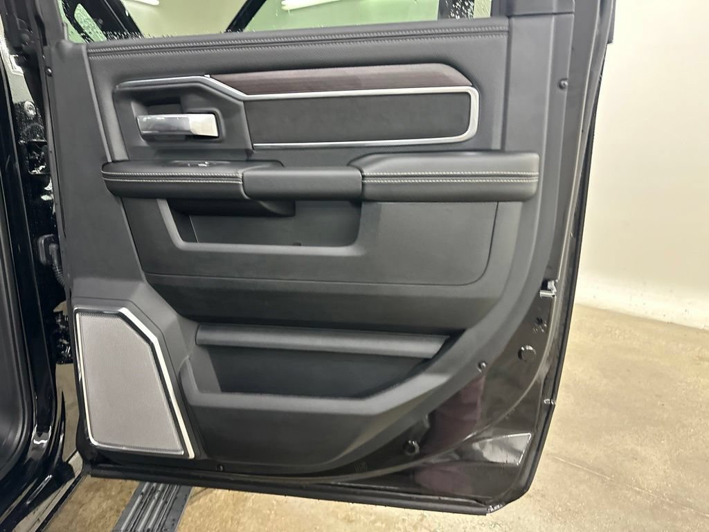 New 2026 RAM 3500 Laramie AWD/4WD image 27