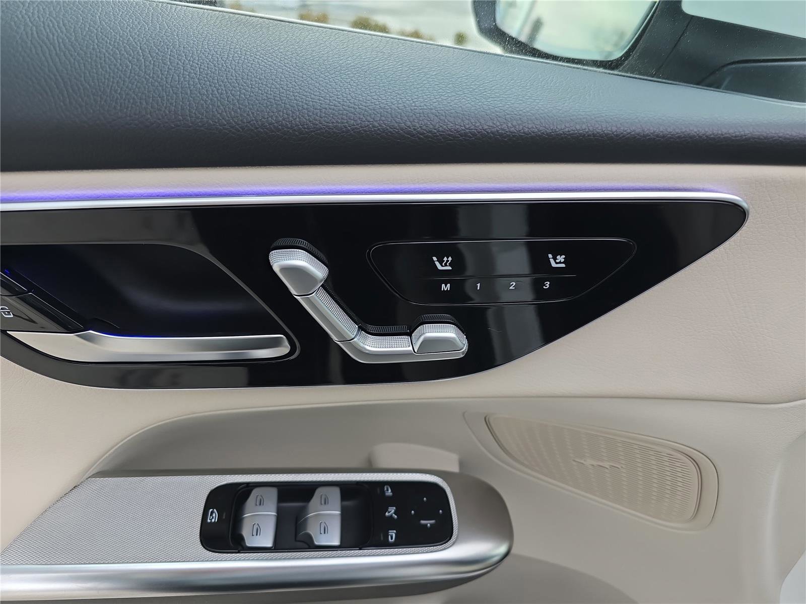 Used 2025 Mercedes-Benz GLC 350e GLC 350e image 19