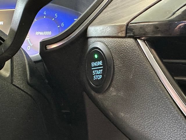Used 2020 Ford Escape Titanium AWD/4WD image 10
