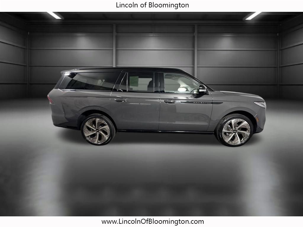 Certified 2025 Lincoln Navigator L Black Label w/ Black Label Special Edition image 8