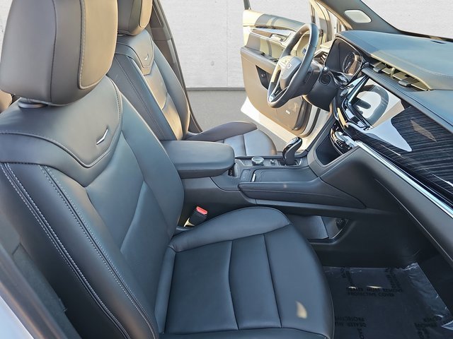 Used 2025 Cadillac XT6 Premium Luxury w/ LPO, Floor Liner Package image 10