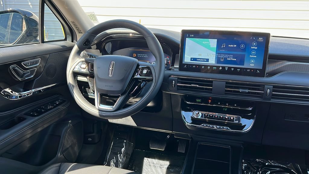 New 2025 Lincoln Corsair Reserve w/ Jet Appearance Package AWD/4WD image 13
