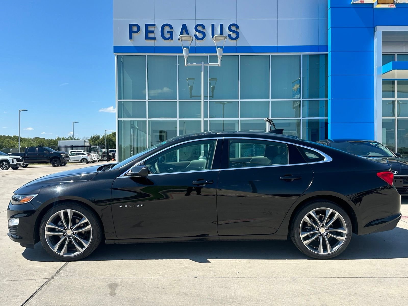 Used 2025 Chevrolet Malibu LT FWD video 2
