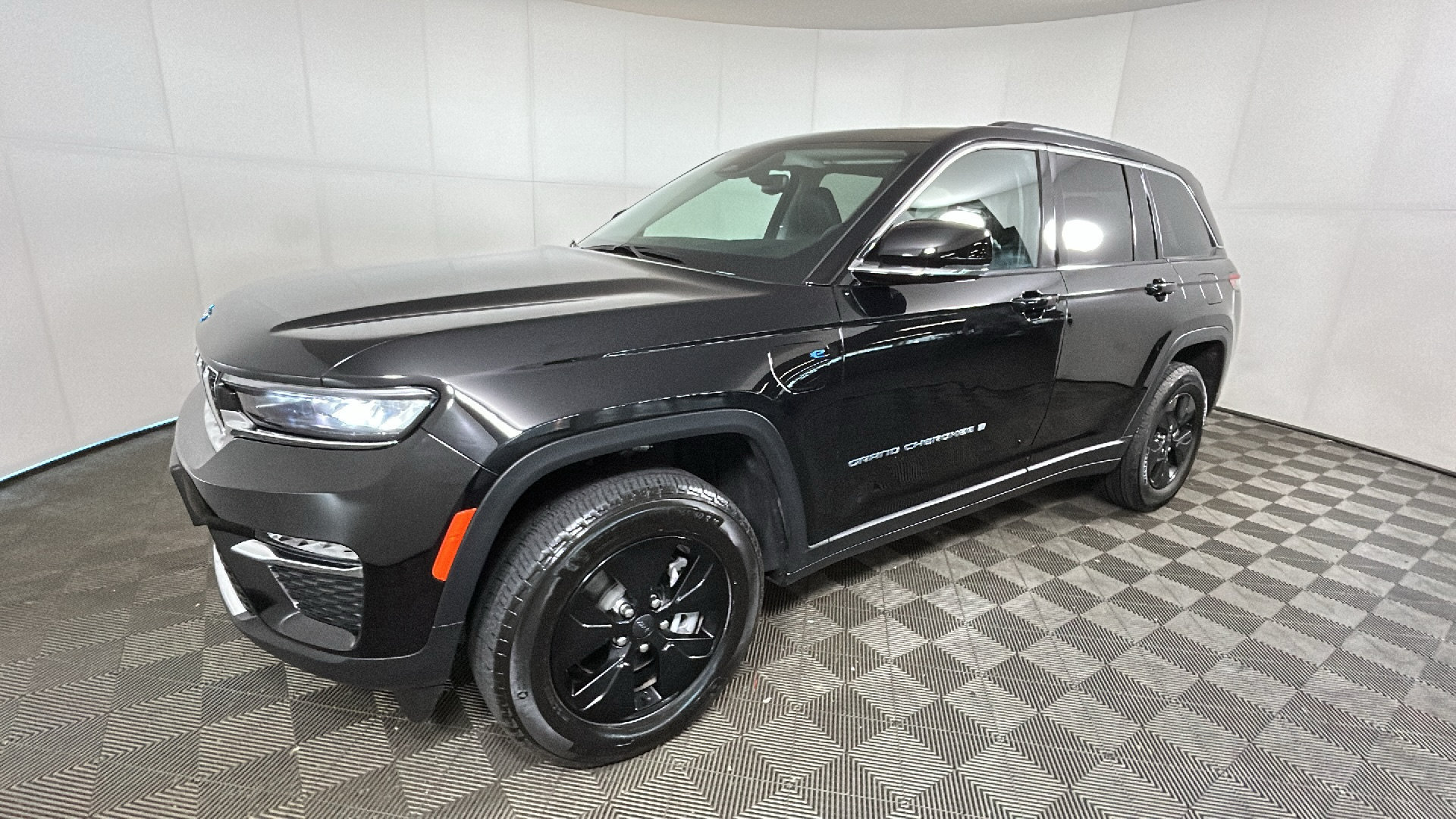 Used 2024 Jeep Grand Cherokee Limited 4xe AWD/4WD image 7