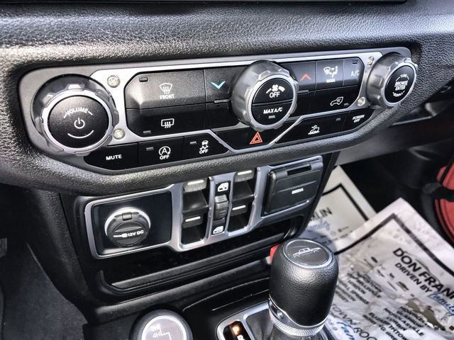 Used 2025 Jeep Gladiator Sport image 18