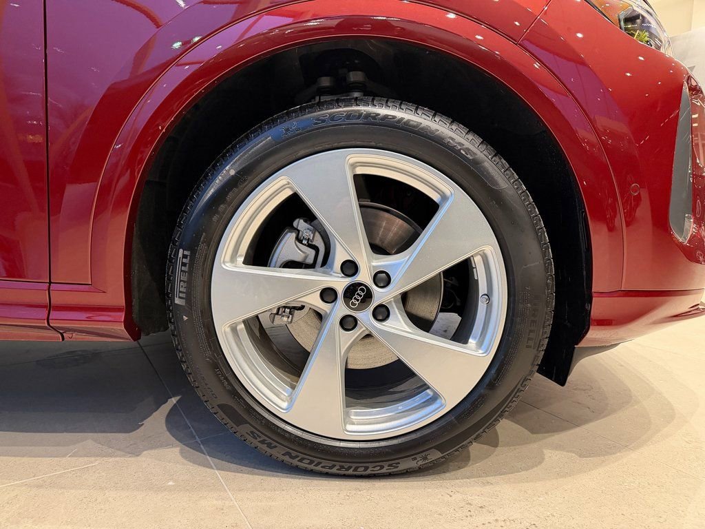 New 2025 Audi Q5 Prestige AWD/4WD image 8