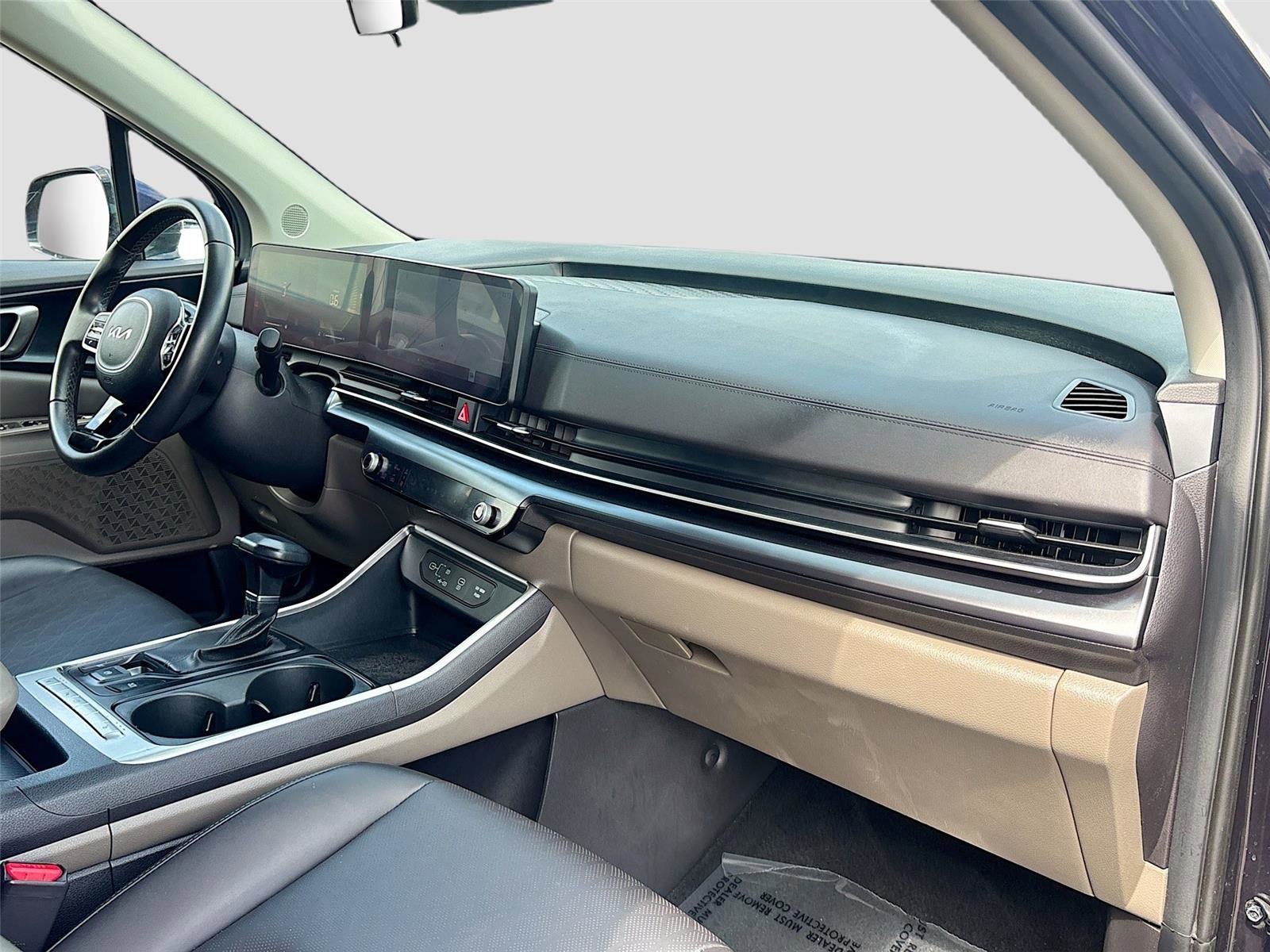 Used 2025 Kia Carnival image 30