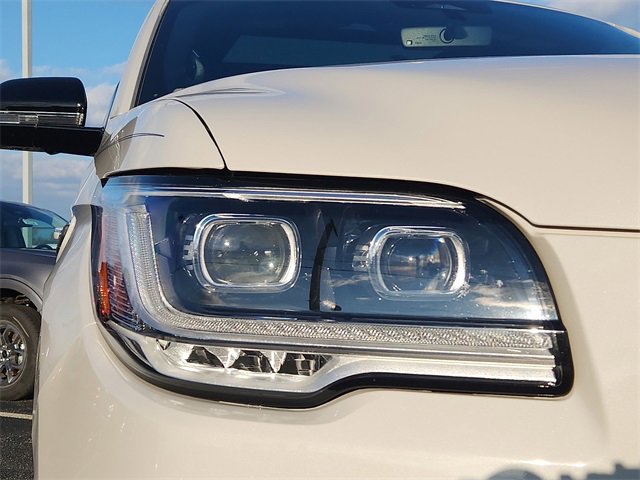 Used 2023 Lincoln Navigator Reserve image 9
