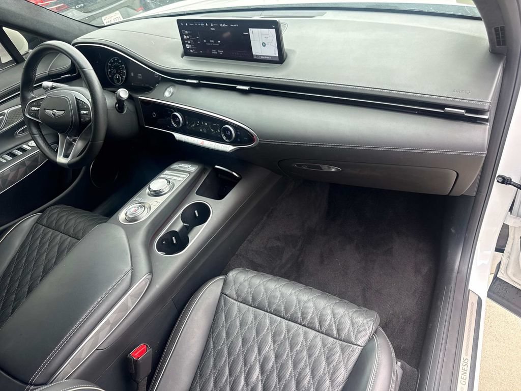 Used 2025 Genesis GV70 3.5T Sport w/ Sport Advanced Package AWD/4WD image 16