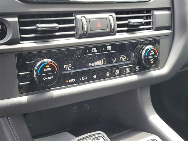 New 2025 Nissan Pathfinder S image 16