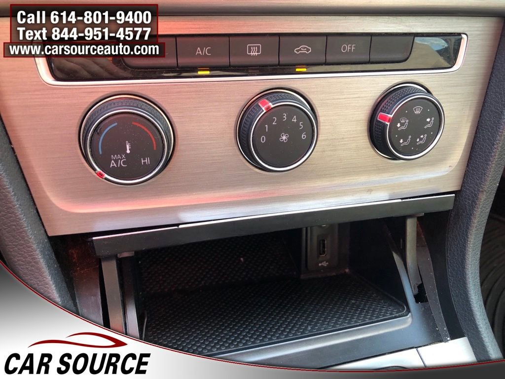 Used 2016 Volkswagen Golf S image 19