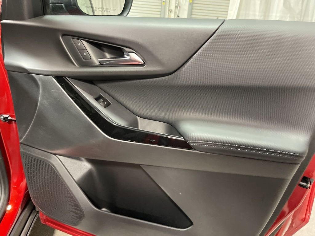 New 2026 Chevrolet Equinox LT w/ Safety and Technology Package FWD image 11