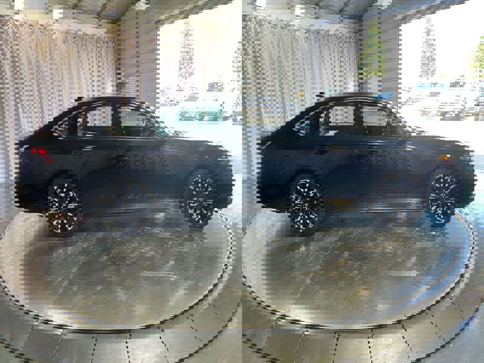 Used 2024 Honda Accord Touring image 4