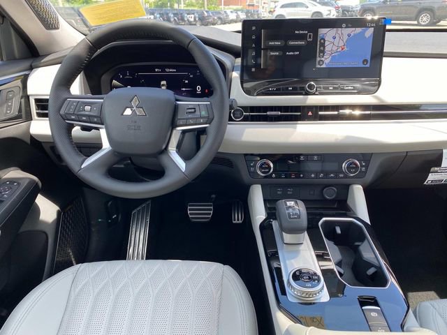 New 2025 Mitsubishi Outlander AWD image 9
