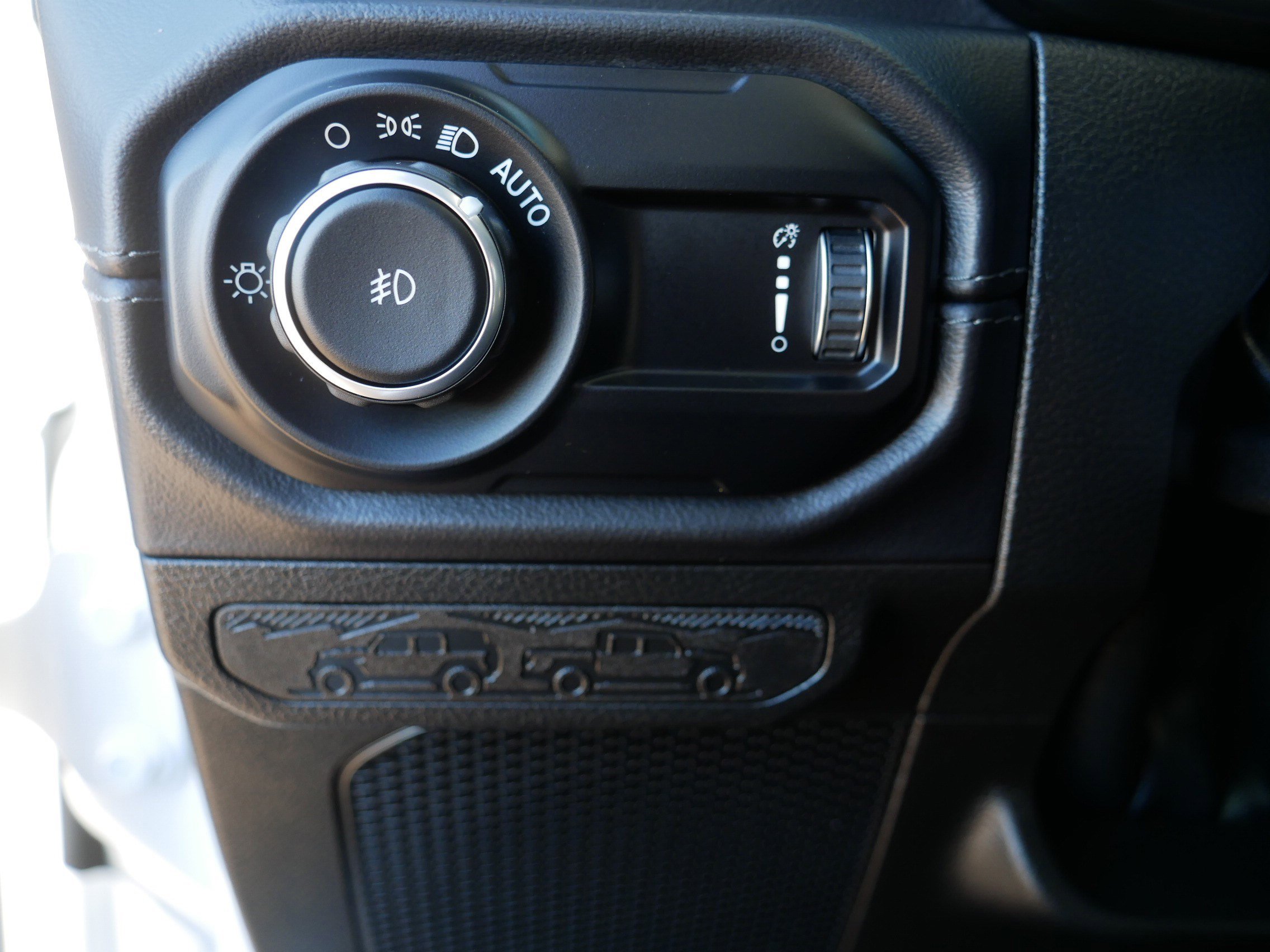 Used 2024 Jeep Wrangler Sahara w/ Technology Group image 26