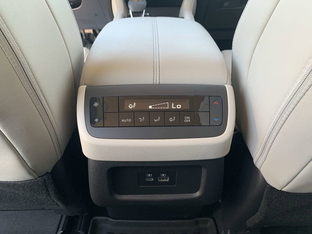 Used 2025 Nissan Pathfinder SL w/ Black Appearance Package FWD image 20