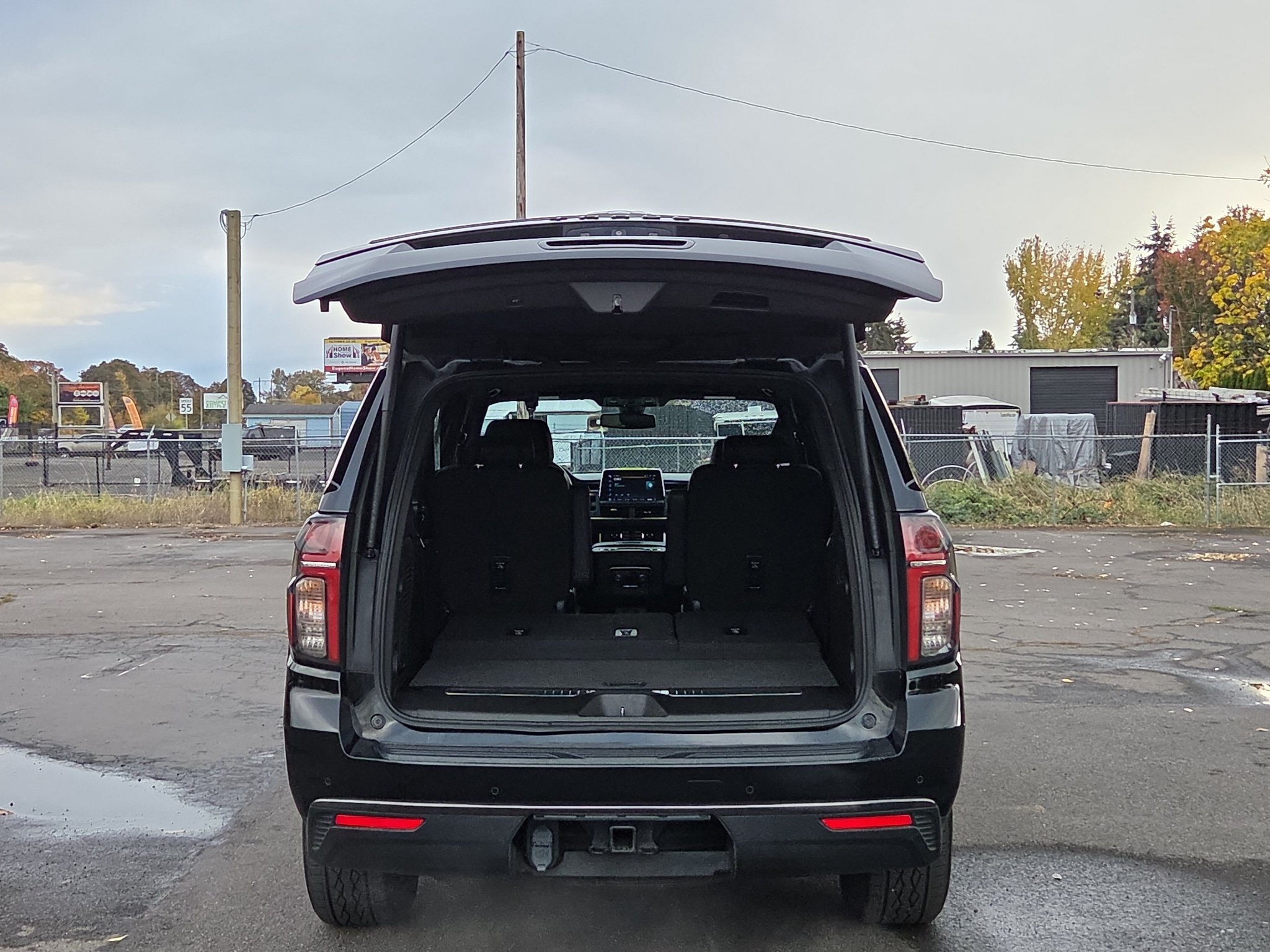 Used 2022 Chevrolet Tahoe Z71 w/ Luxury Package AWD/4WD image 18