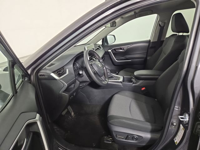 Used 2025 Toyota RAV4 XLE image 12