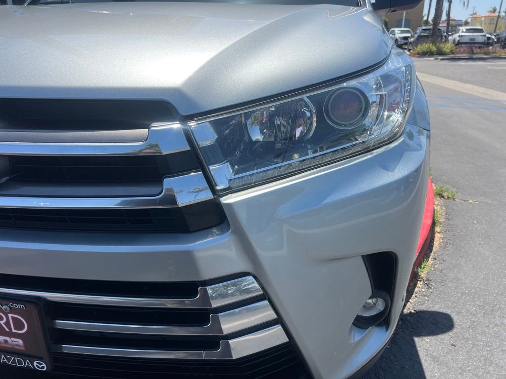 Used 2019 Toyota Highlander Limited FWD image 43