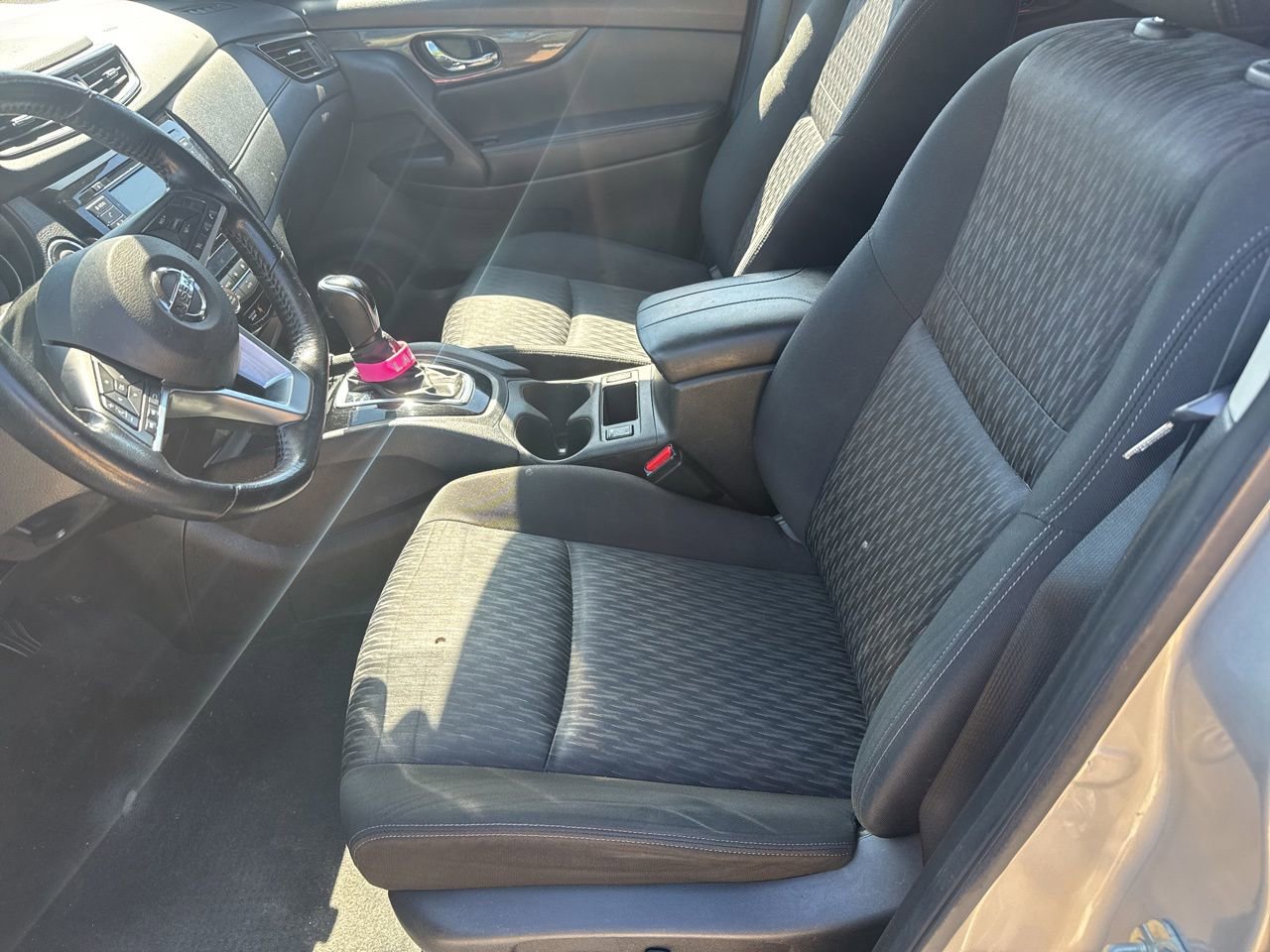 Used 2020 Nissan Rogue SV image 6