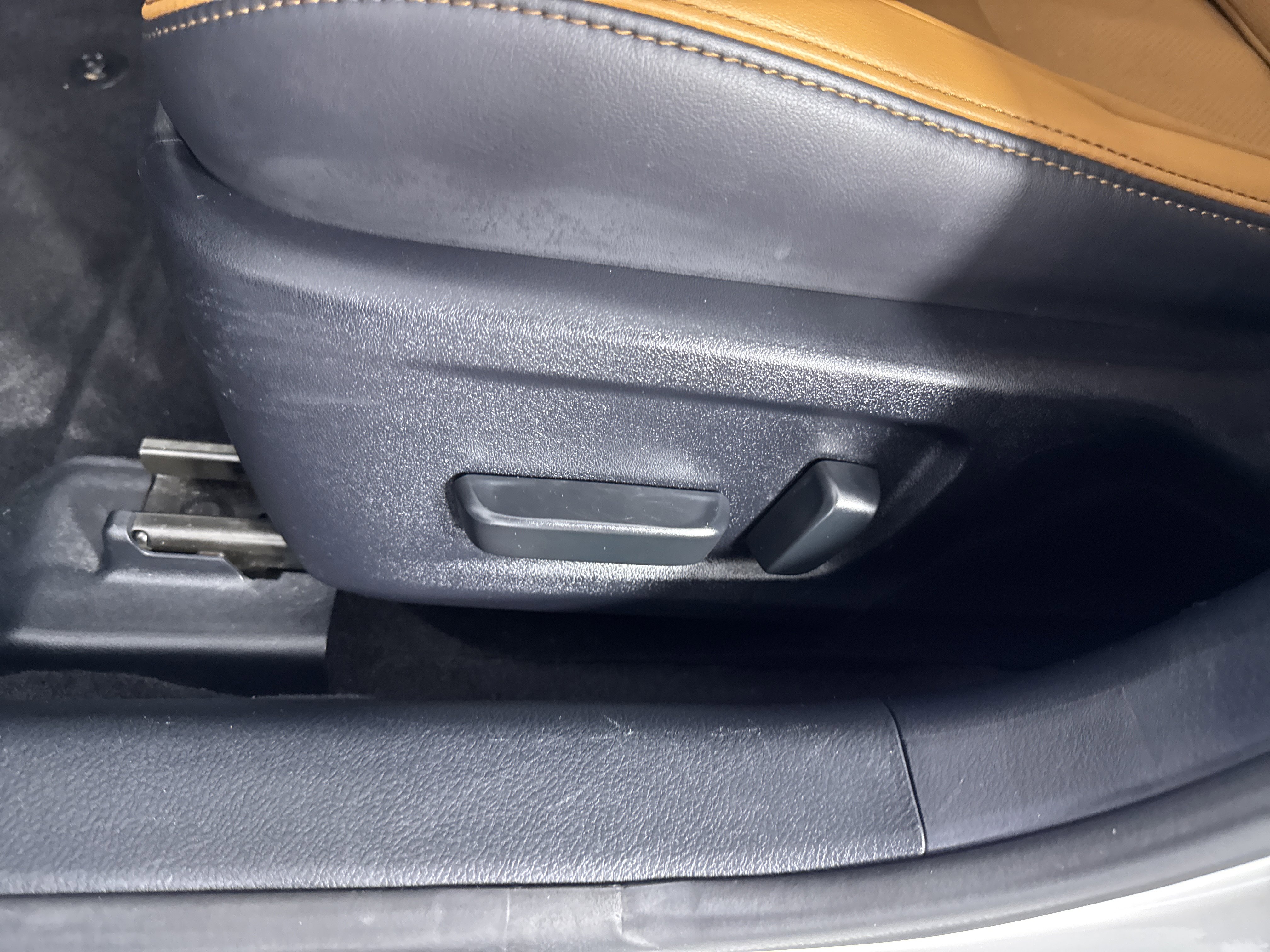 Used 2023 Lexus IS 300 w/ Comfort Package image 17