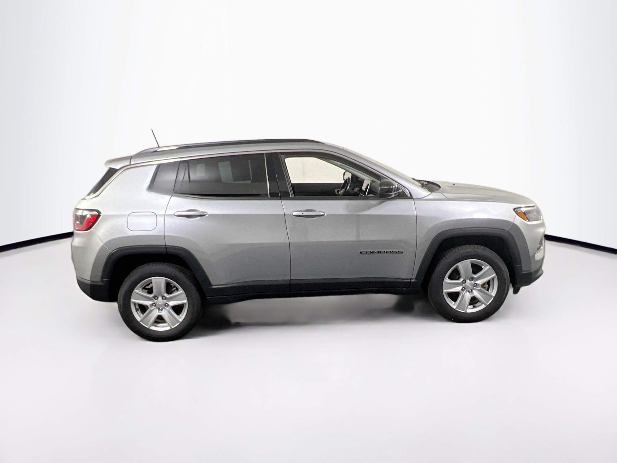 Used 2022 Jeep Compass Latitude w/ Convenience Group AWD/4WD image 4