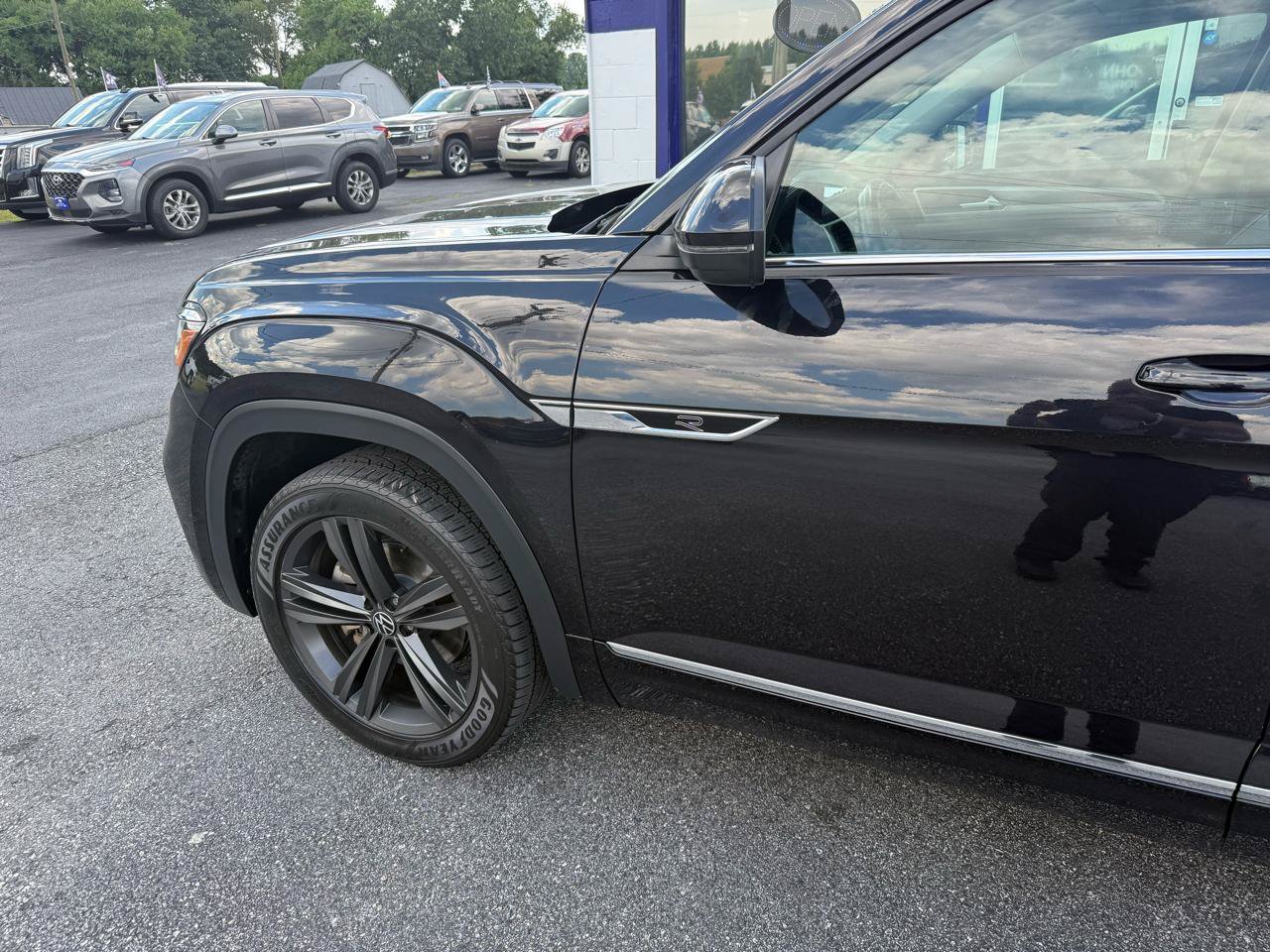 Used 2021 Volkswagen Atlas SE w/ Panoramic Sunroof Package AWD/4WD image 3