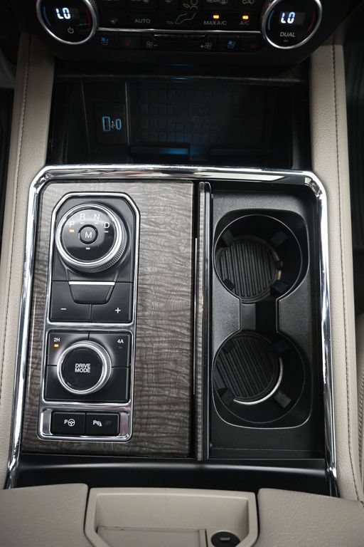 Used 2020 Ford Expedition Limited w/ Equipment Group 302A AWD/4WD image 19