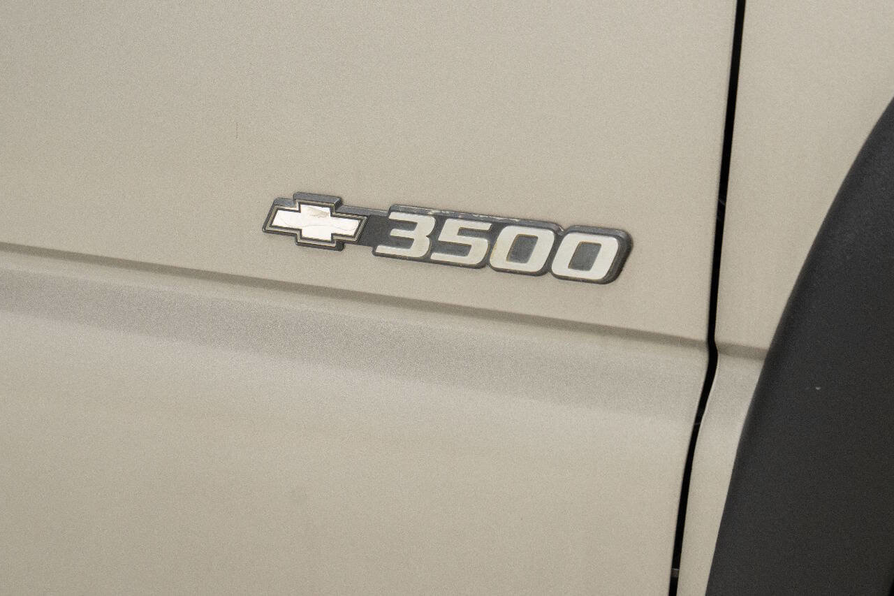 Used 2002 Chevrolet Silverado 3500 2WD Extended Cab image 16