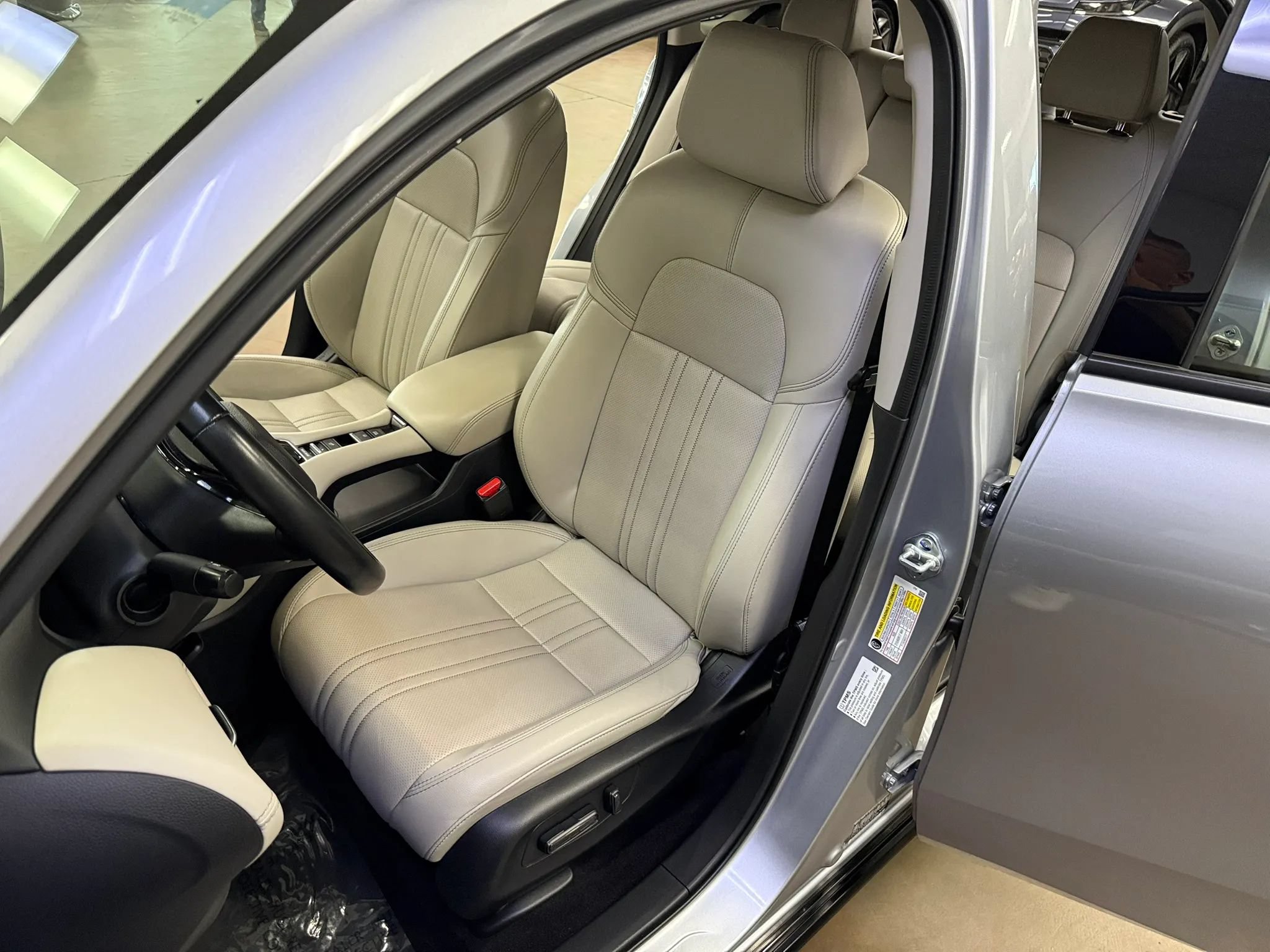 Used 2025 Honda HR-V EX-L image 9