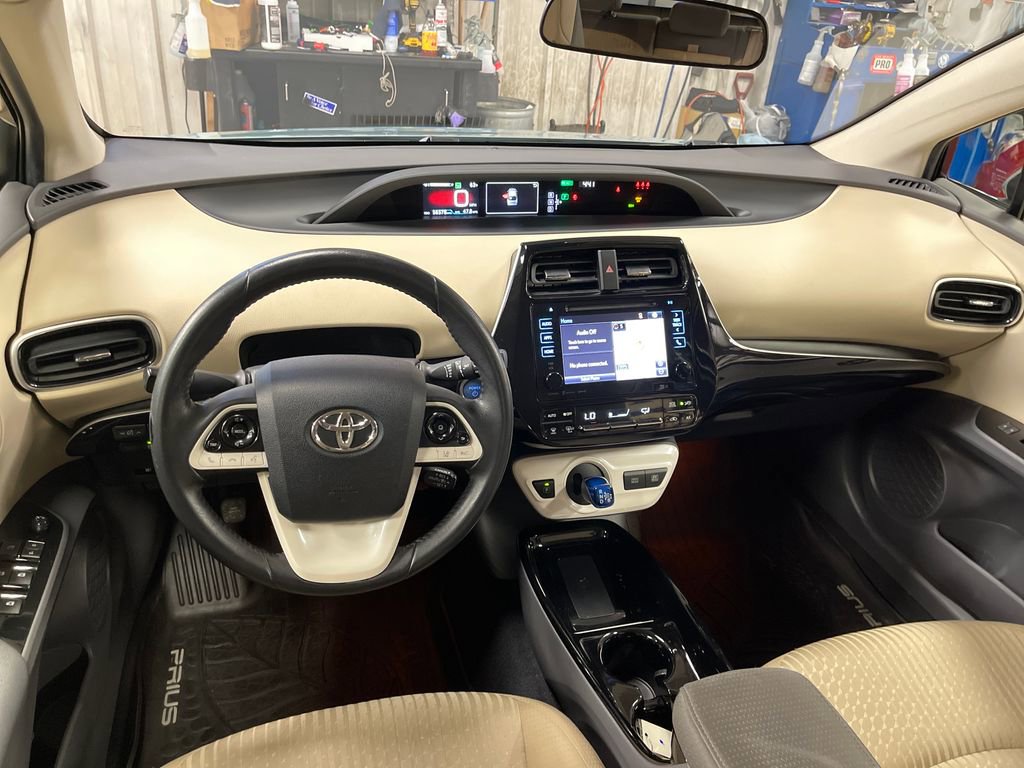 Certified 2017 Toyota Prius Three FWD image 17