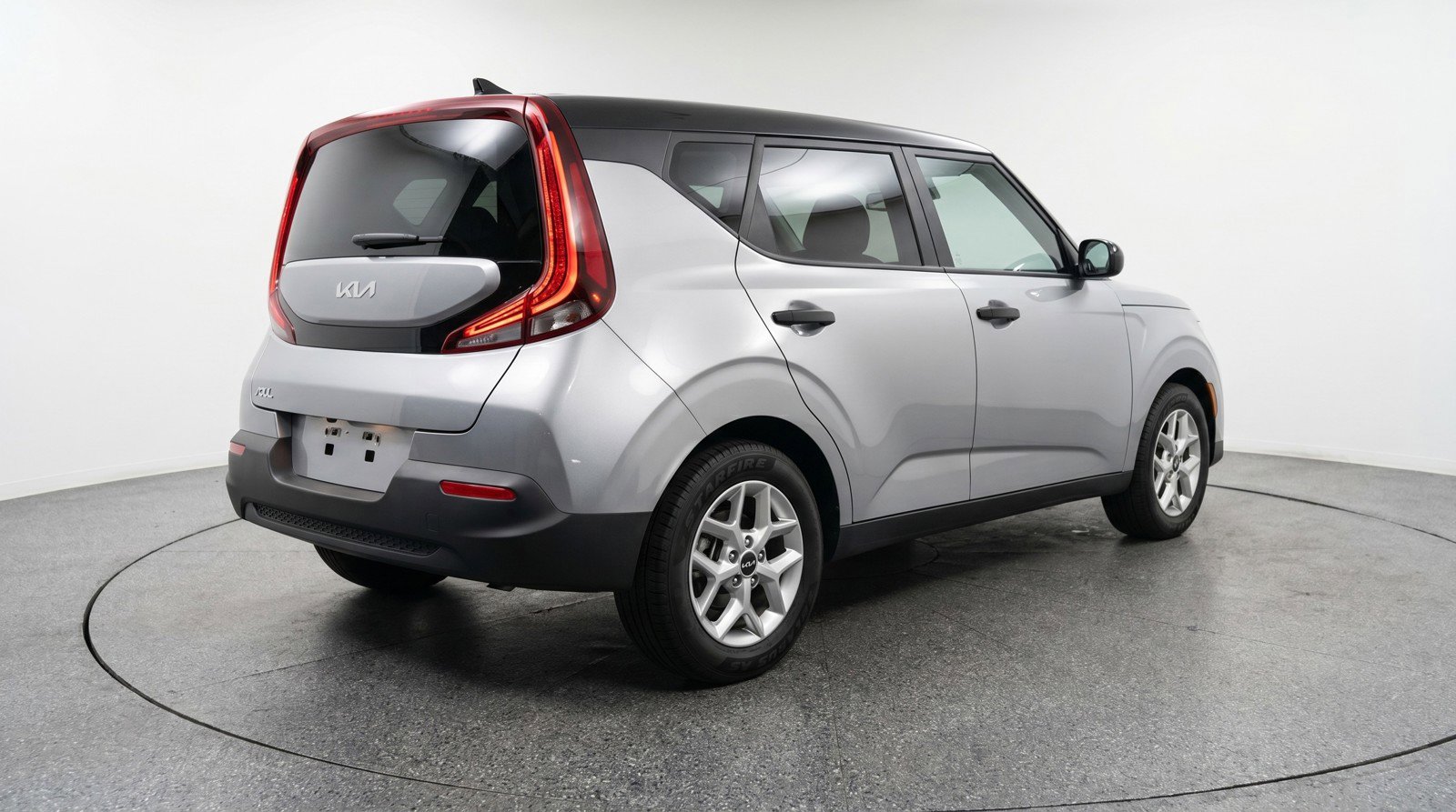 Used 2025 Kia Soul LX w/ LX Technology Package FWD image 9