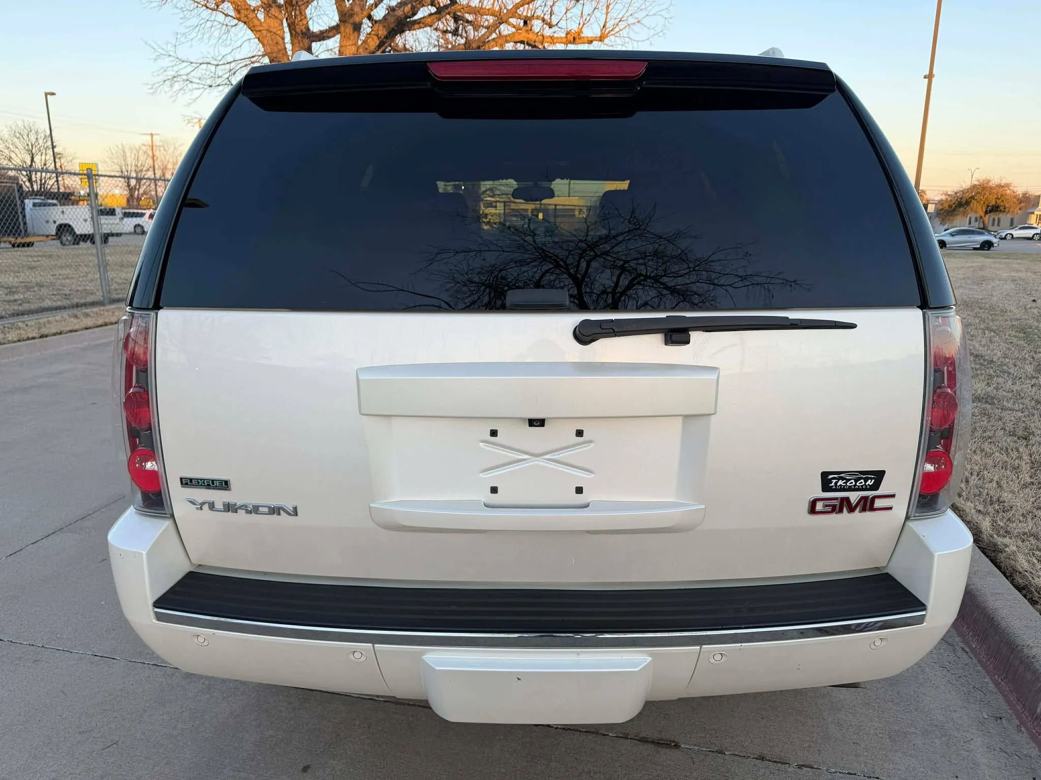 Used 2012 GMC Yukon Denali image 7
