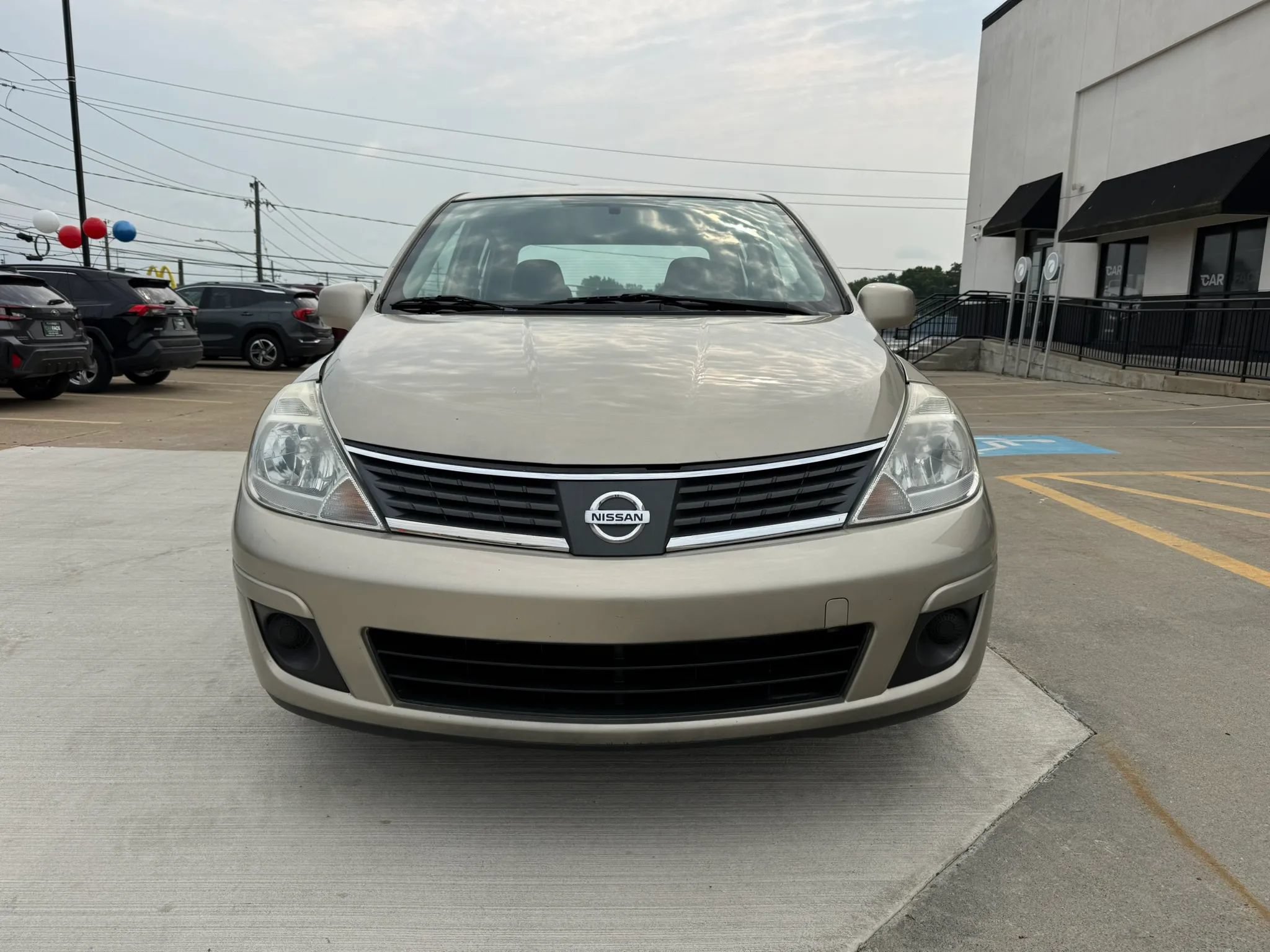 Used 2009 Nissan Versa Sedan w/ Convenience Pkg FWD image 4