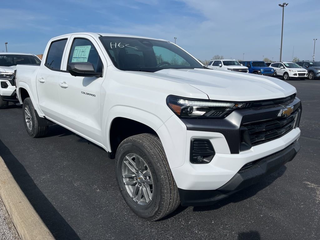 New 2026 Chevrolet Colorado LT image 2