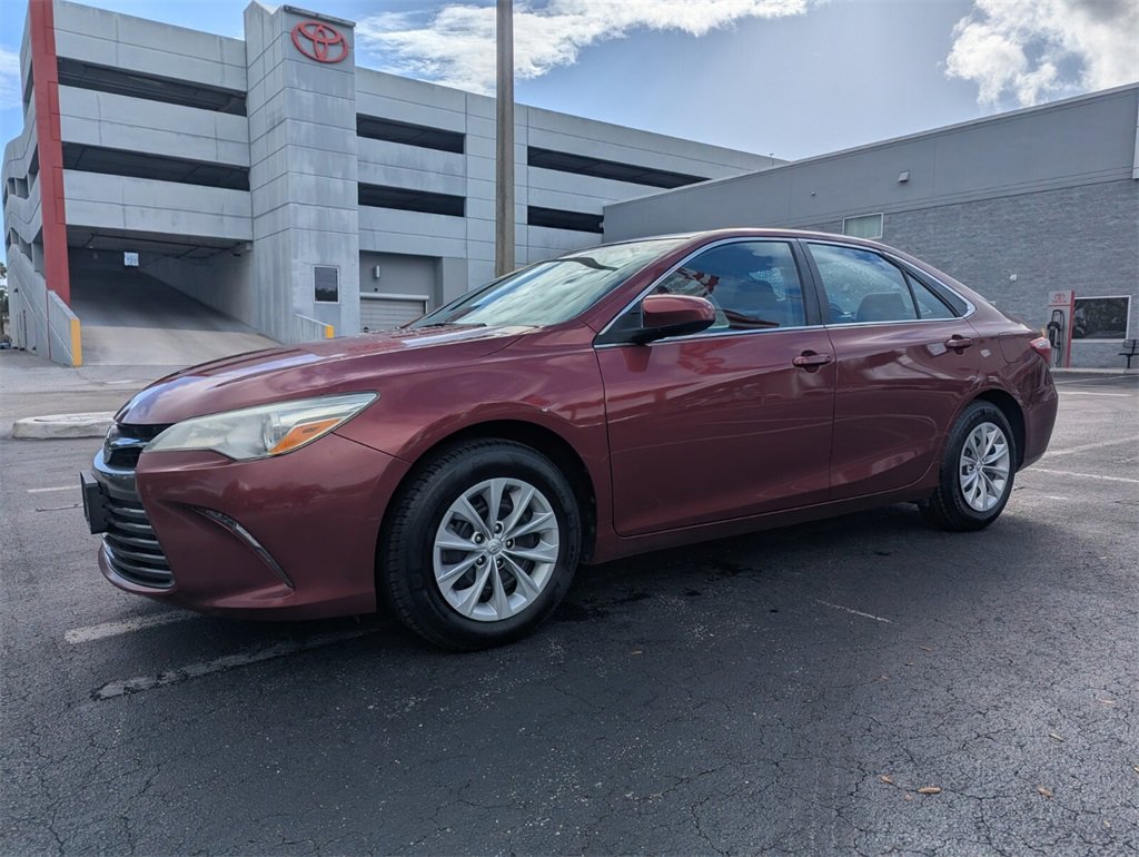 Certified 2017 Toyota Camry LE image 3