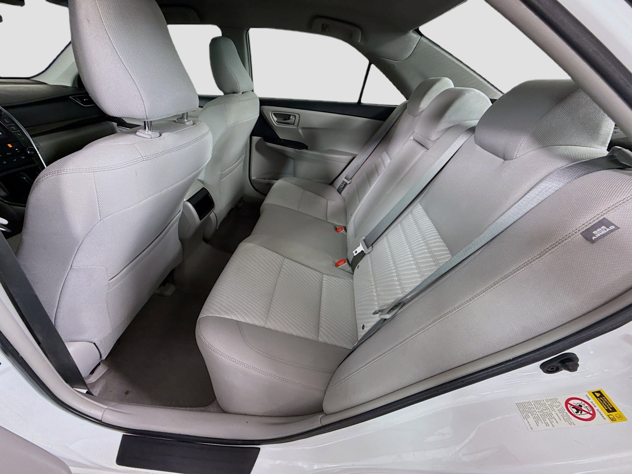 Used 2016 Toyota Camry LE image 24