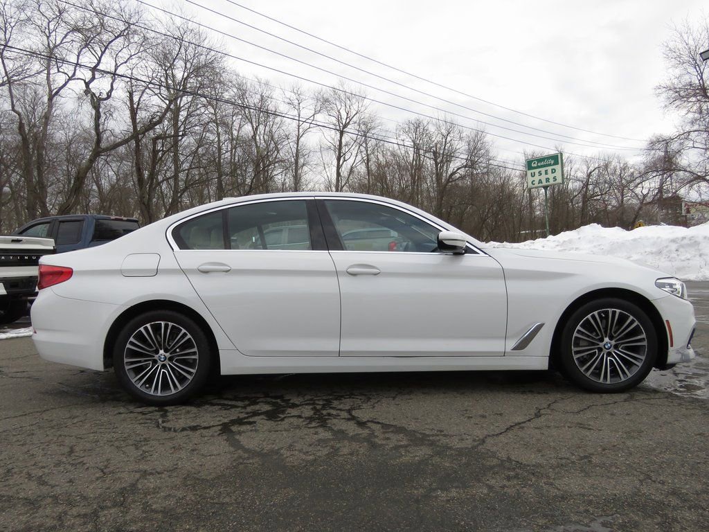 Used 2020 BMW 530i xDrive w/ Convenience Package image 3